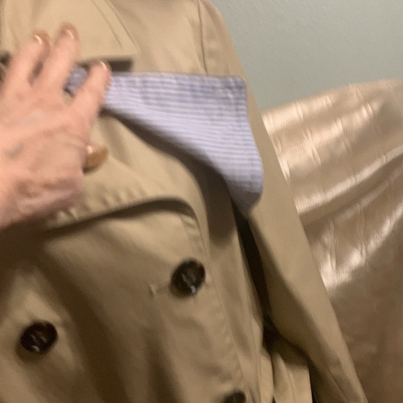 banana republic  gorgeous trenchcoat - Picture 6 of 12